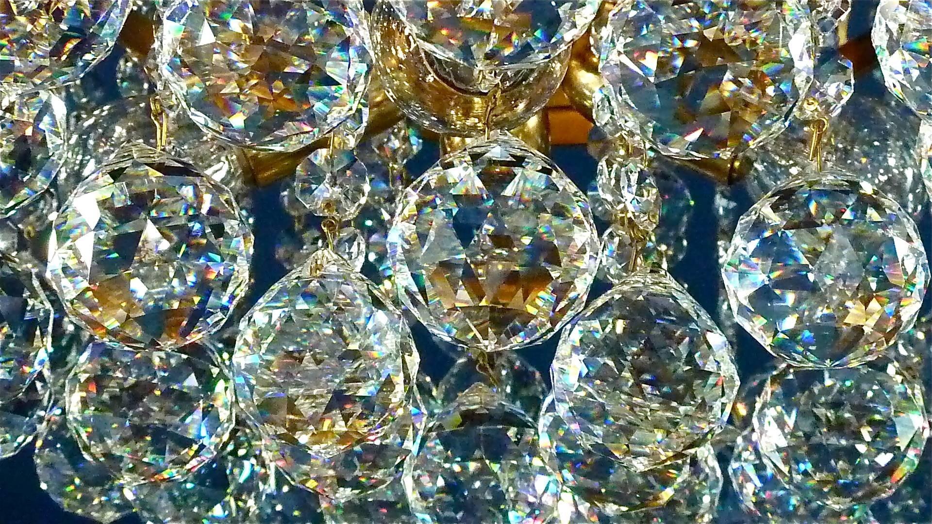 Precious Gilt Brass Faceted Crystal Glass Sputnik Chandelier by Christoph Palme im Zustand „Gut“ in Nierstein am Rhein, DE