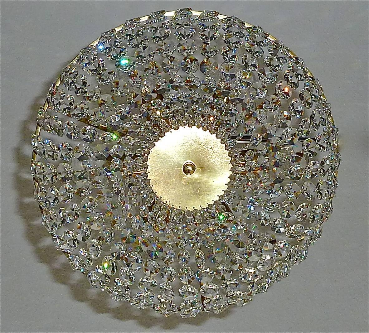 Bakalowits-Kronleuchter, facettiertes Kristallglas, vergoldetes Messing, Palwa, 1960er Jahre (Hollywood Regency) im Angebot