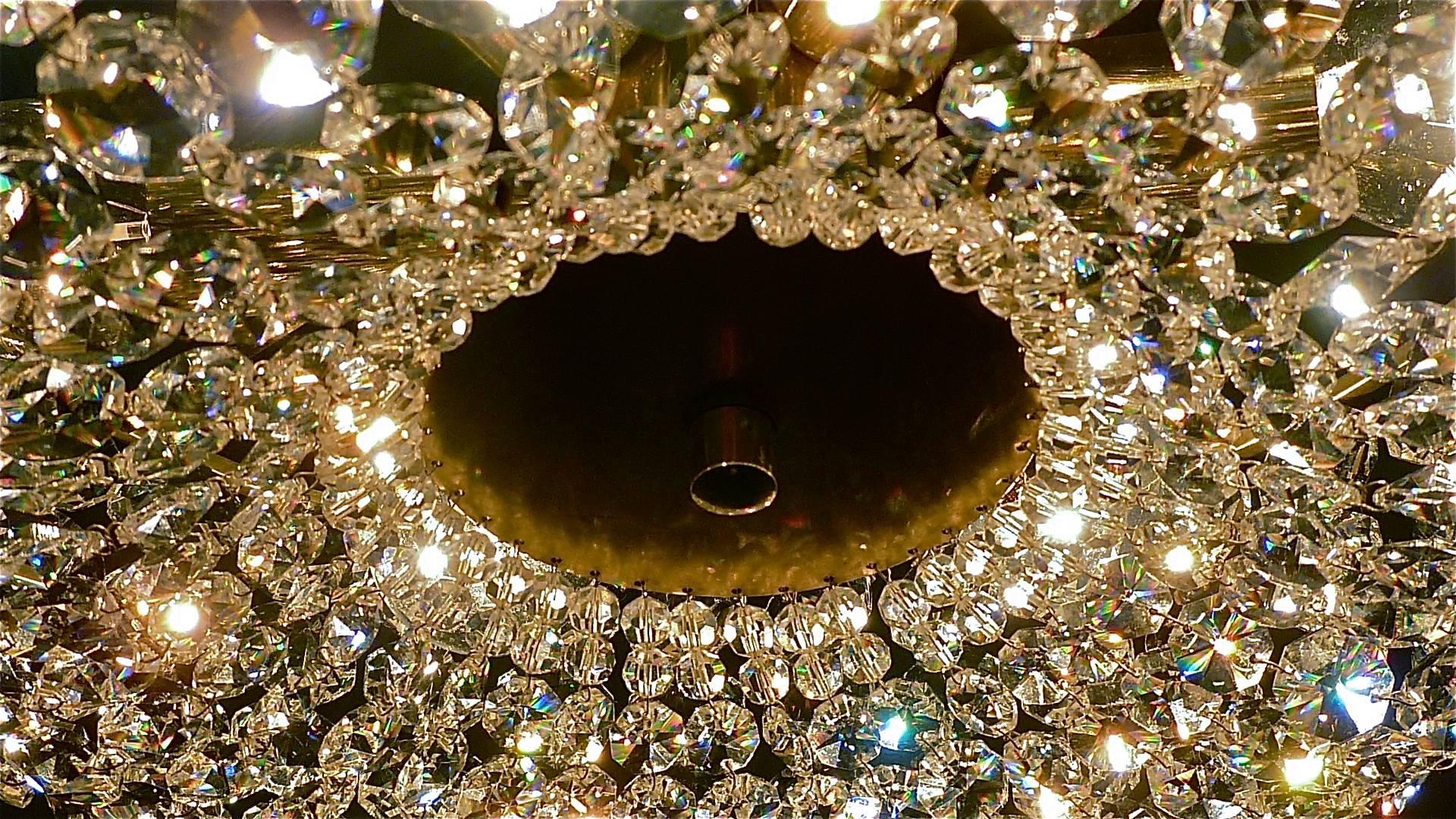 Bakalowits-Kronleuchter, facettiertes Kristallglas, vergoldetes Messing, Palwa, 1960er Jahre im Angebot 1