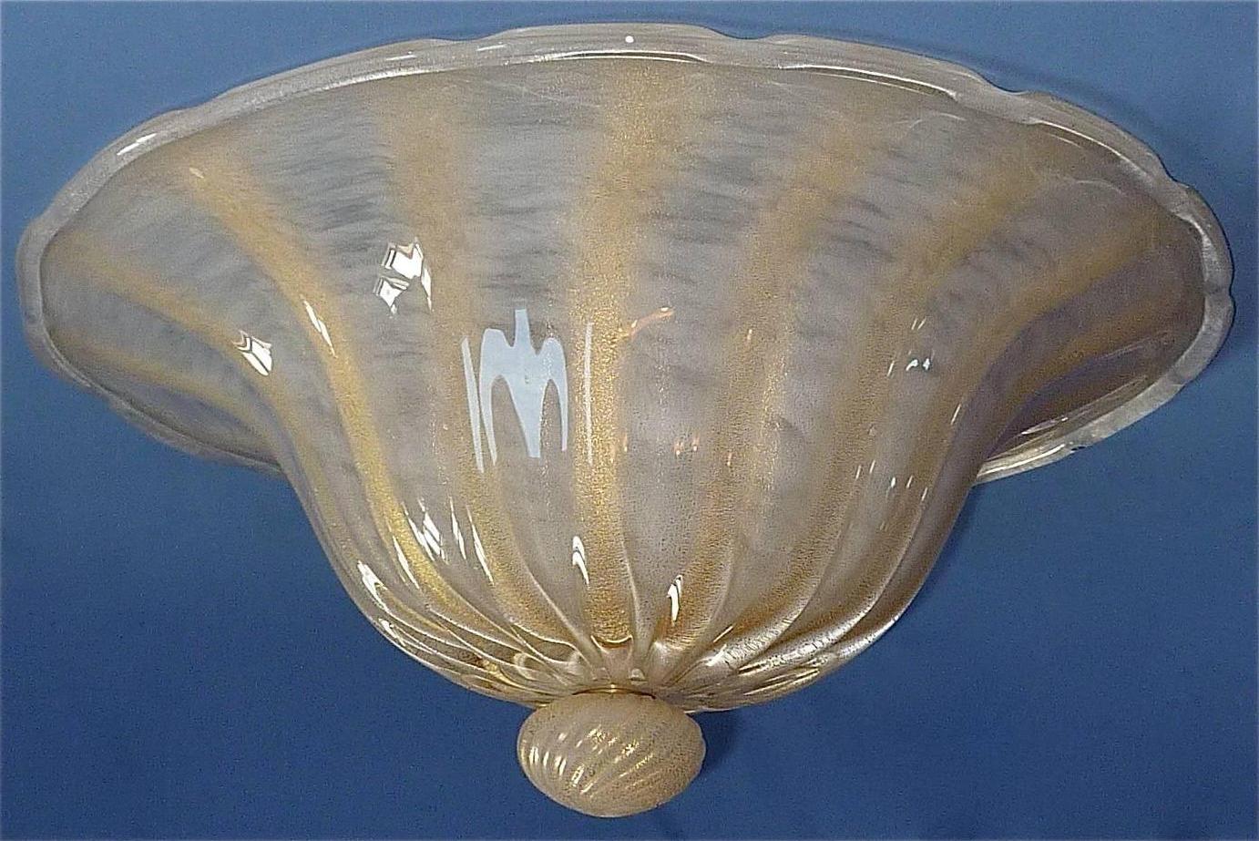 Pair Seguso Flush Mounts Ceiling Lamps Gold Ivory Murano Glass Gilt Brass 1980s 3