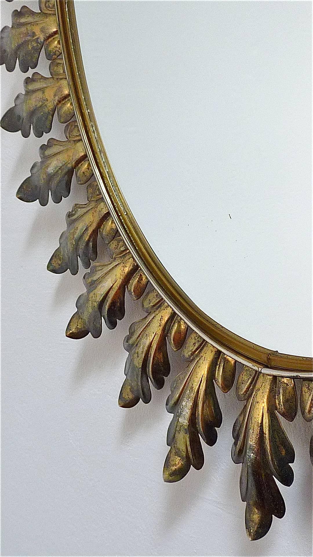Large Midcentury Wall Mirror Patinated Brass Oval Floral Leaf Sunburst 1950s (Patiniert)