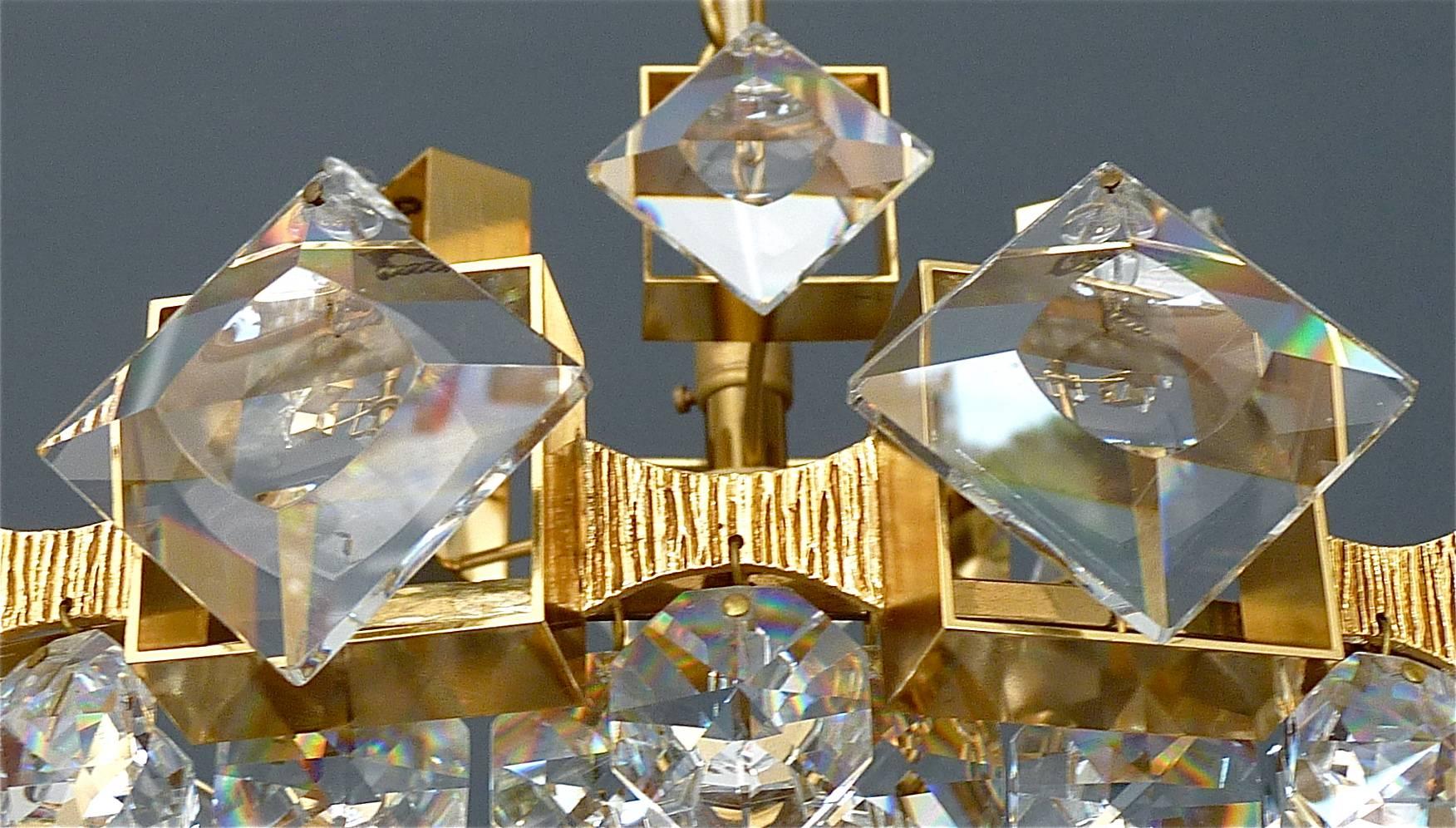 Großer Palwa-Kronleuchter aus vergoldetem Messing und facettiertem Kristallglas im Lobmeyr-Stil, 1960 (Deutsch) im Angebot
