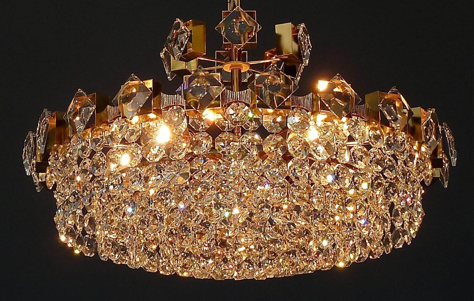 Large Palwa Chandelier Gilt Brass Faceted Crystal Glass 1960 Lobmeyr Style For Sale 4
