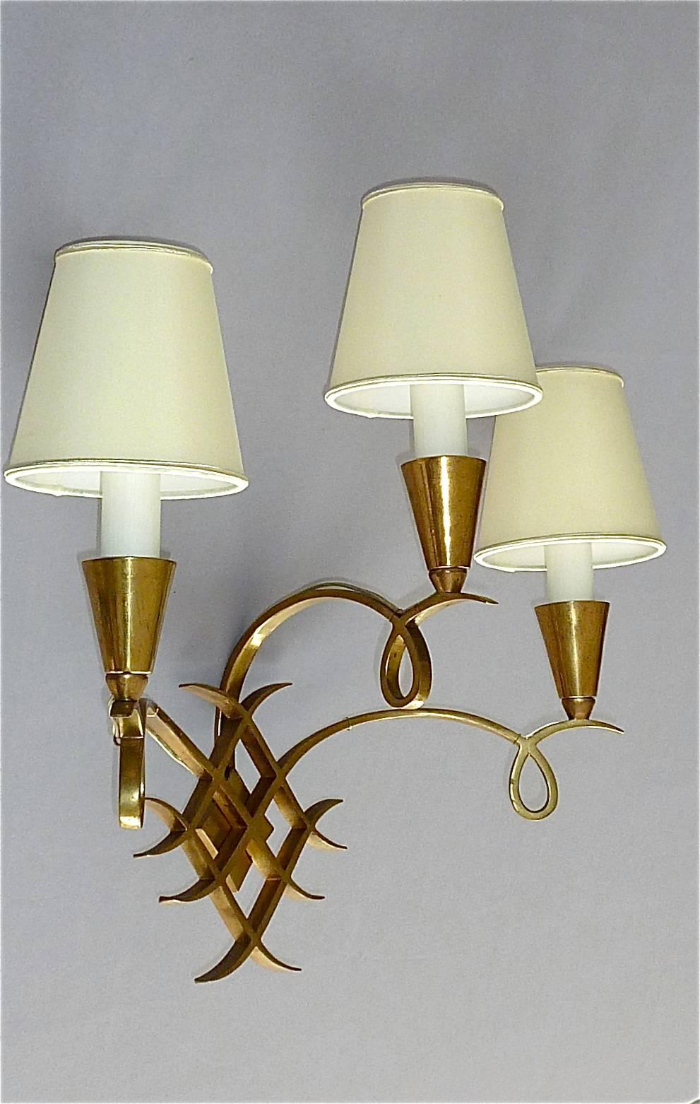 Patinated Elegant Pair of Large French Art Deco Bronze Wall Lights Sconces by Leleu, 1930s