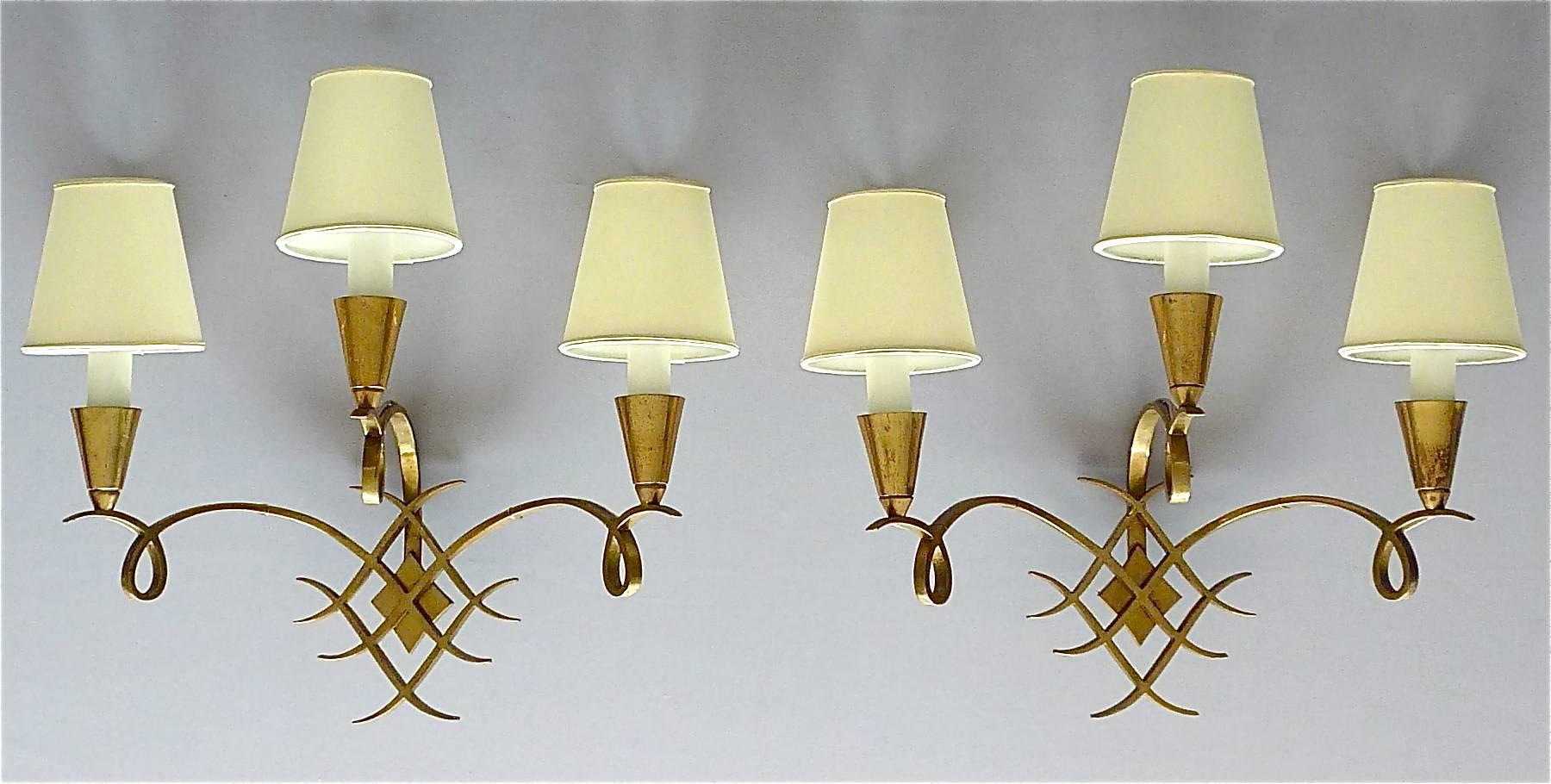 Elegant Pair of Large French Art Deco Bronze Wall Lights Sconces by Leleu, 1930s 4