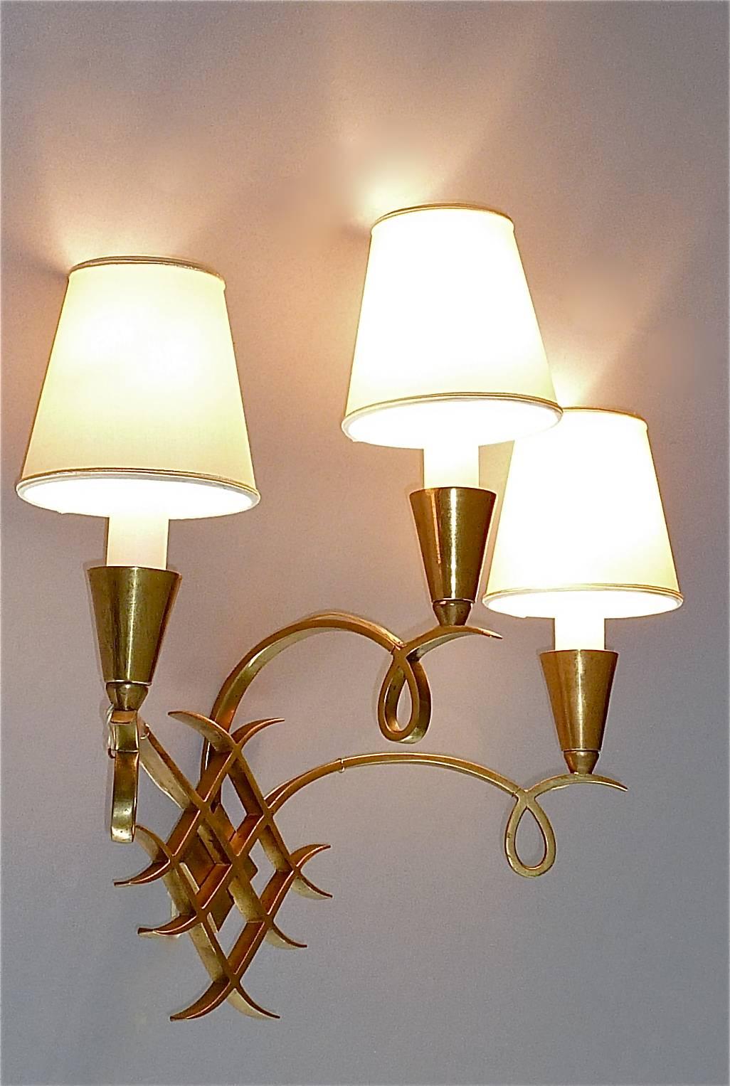 Elegant Pair of Large French Art Deco Bronze Wall Lights Sconces by Leleu, 1930s 5