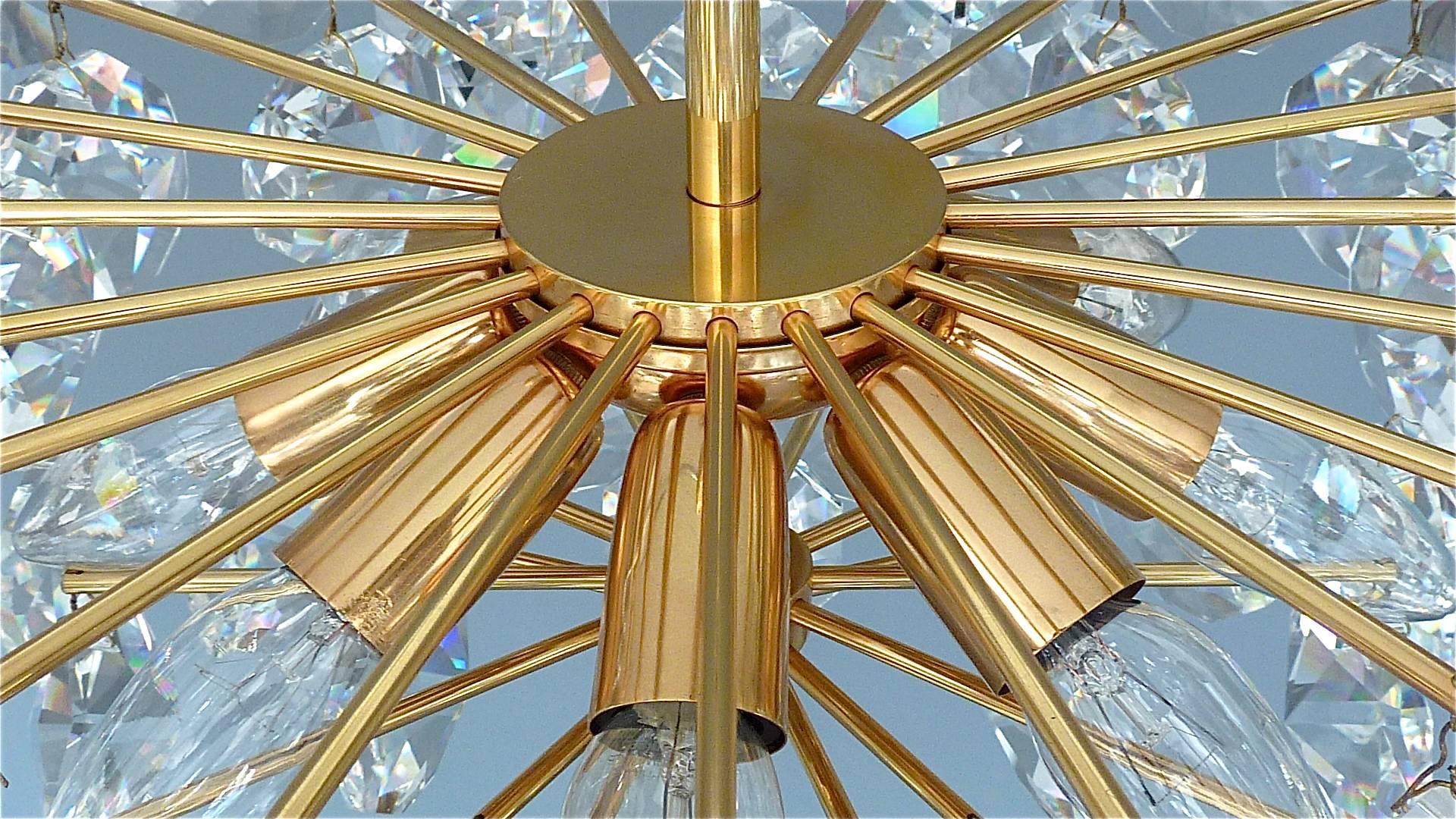 Noble Palwa Chandelier Mid-Century Gilt Brass Faceted Crystal Glass Sputnik 1960 In Good Condition For Sale In Nierstein am Rhein, DE