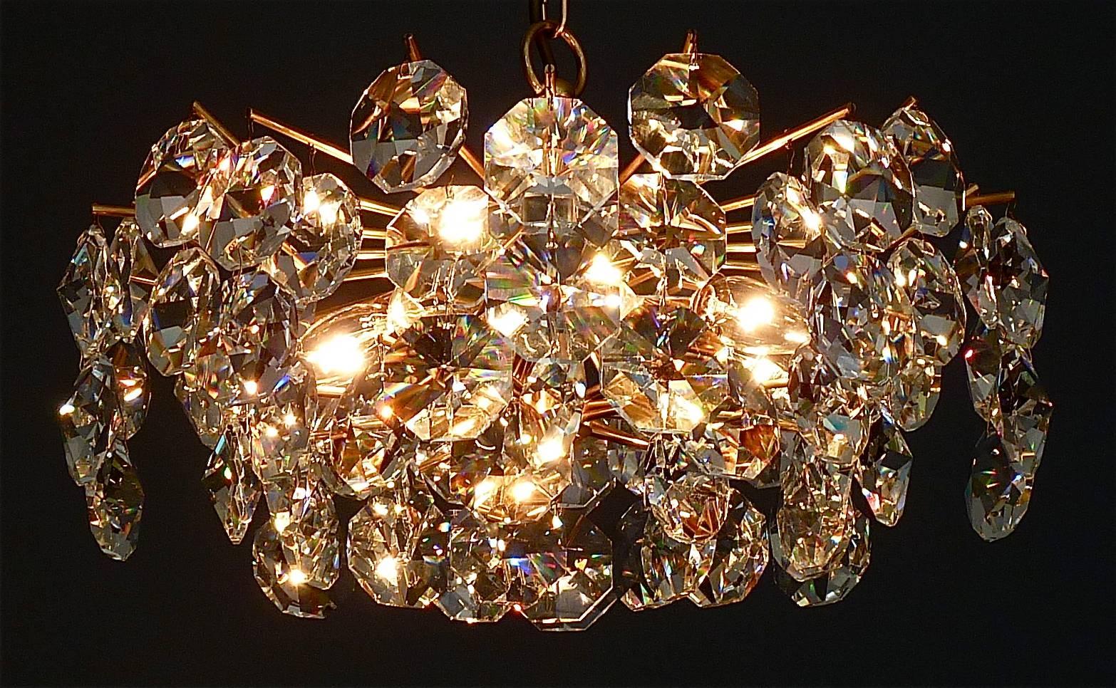 Noble Palwa Chandelier Mid-Century Gilt Brass Faceted Crystal Glass Sputnik 1960 For Sale 4