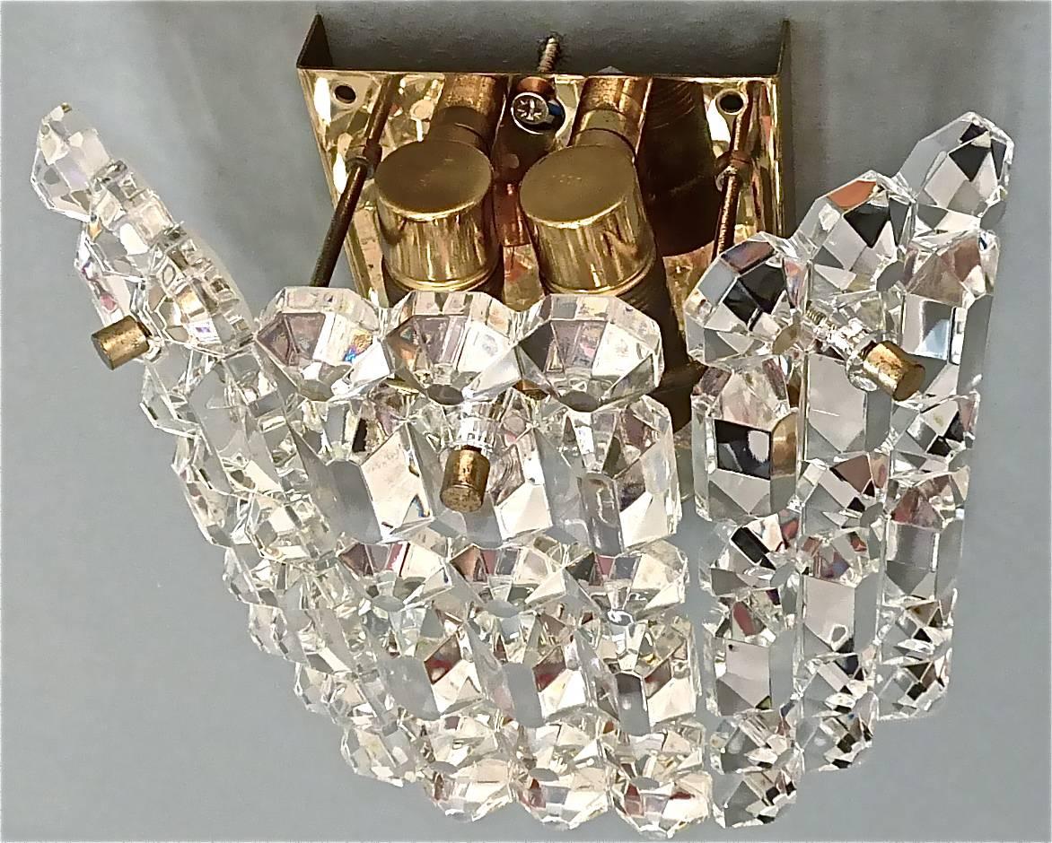 Midcentury Pair Kinkeldey Sconces Wall Lights Brass Faceted Crystal Glass 1960s In Good Condition For Sale In Nierstein am Rhein, DE
