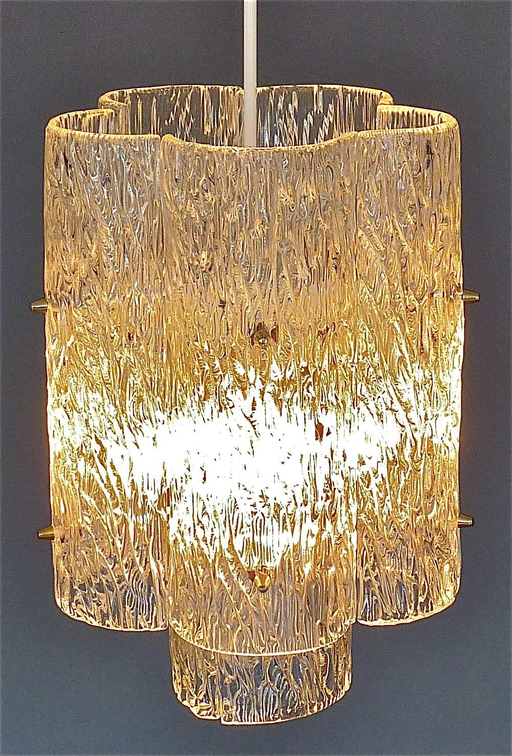 Metal Large J.T. Kalmar Chandelier Lamp Textured Murano Glass Brass Venini Style 1950s For Sale