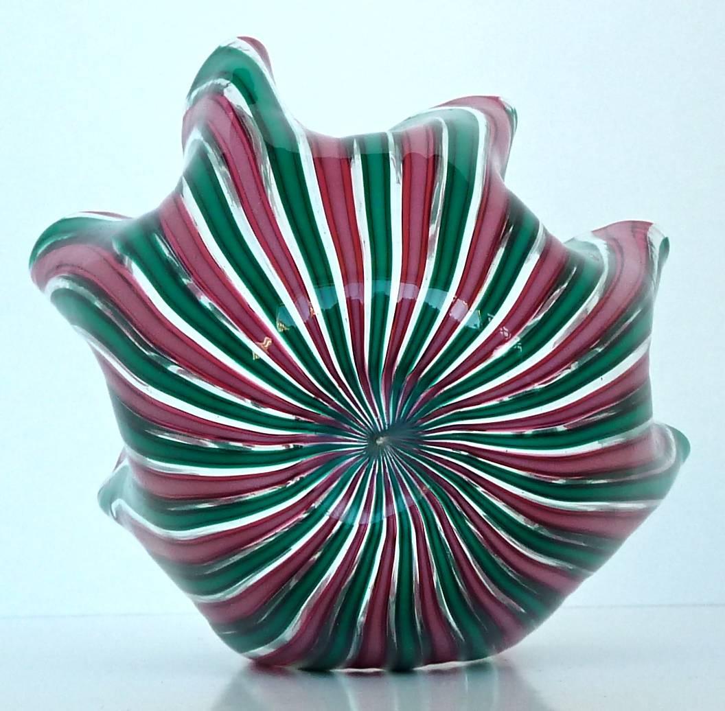 Milieu du XXe siècle Vase d'art Venini Fazzoletto signé Fulvio Bianconi Murano, Italie, 1950 en vente