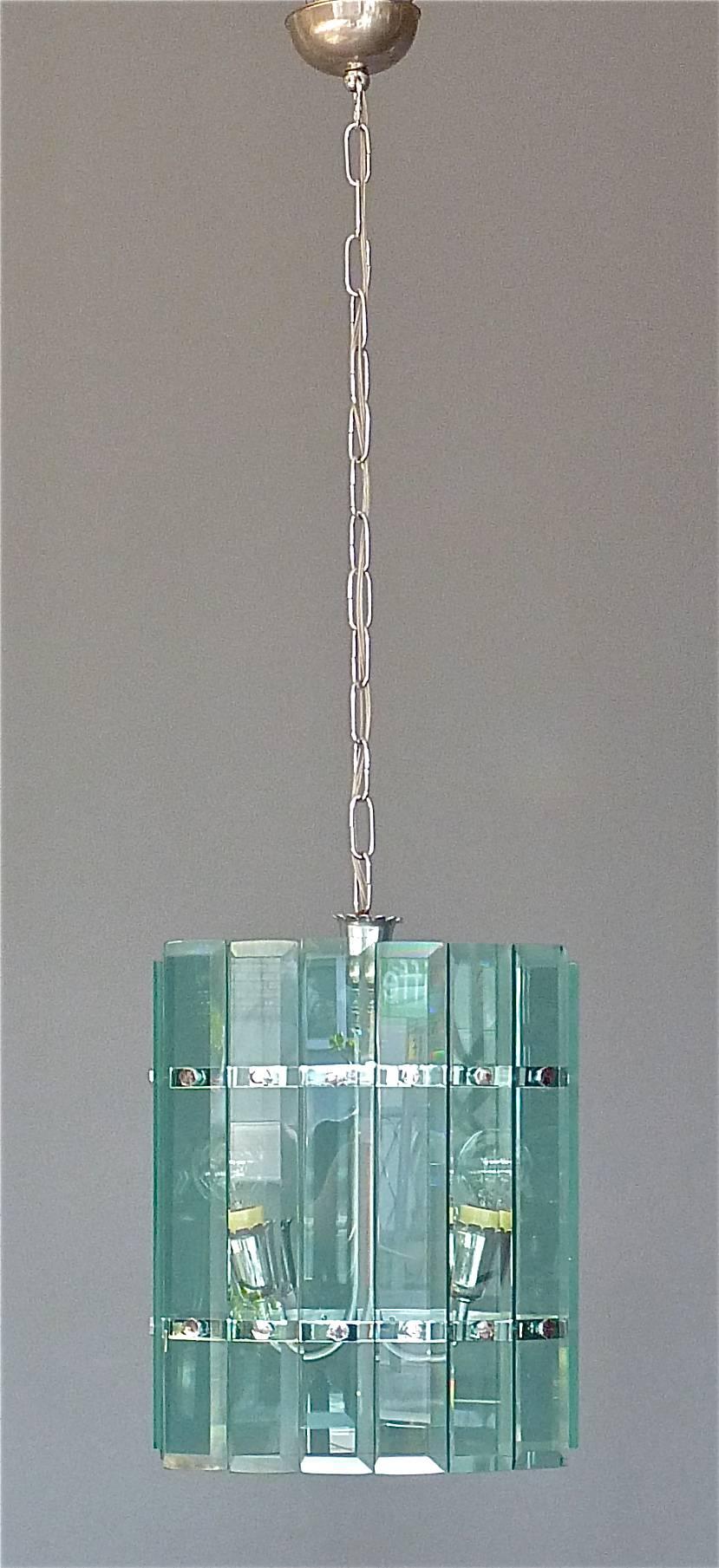 Mid-Century Modern Pietro Chiesa Fontana Arte Chandelier Green Faceted Glass Chrome Metal Lamp 1940 For Sale