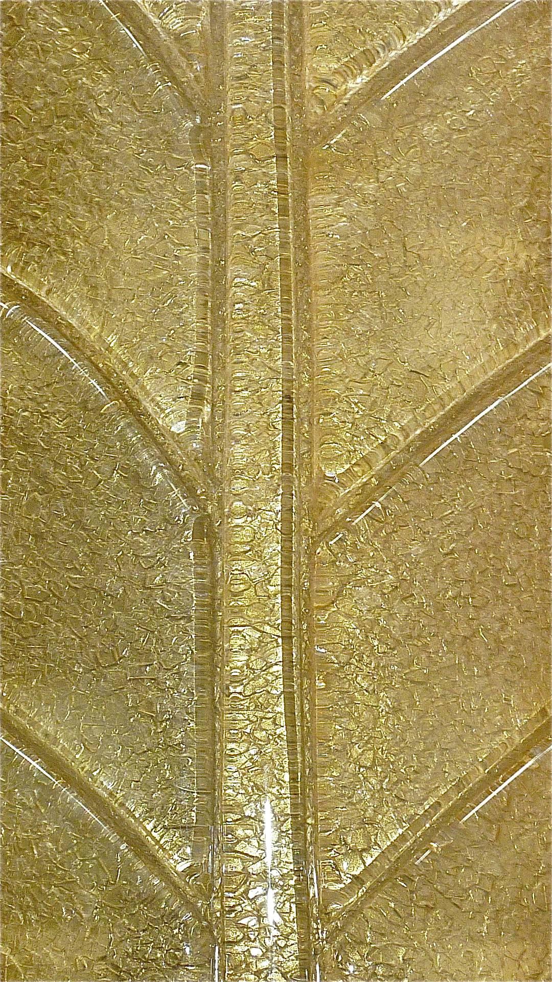 Doré Paire monumentale d'appliques d'art en verre de Murano à feuilles dorées de Barovier, 1970 en vente
