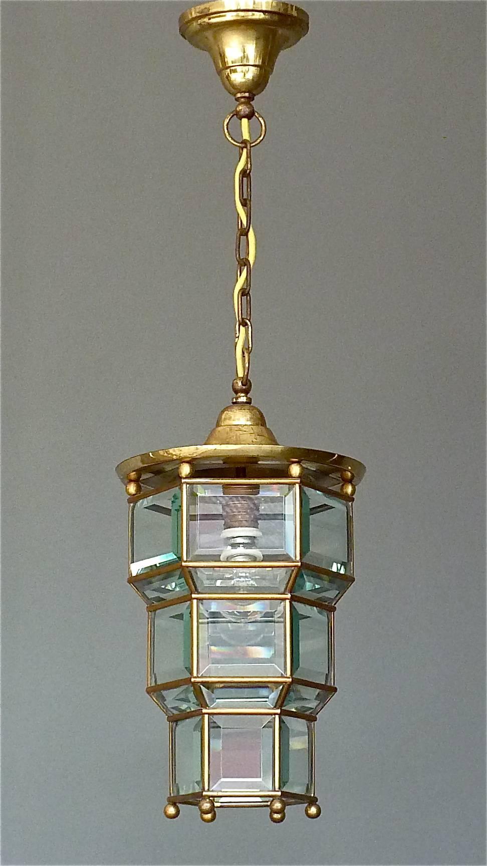 Große Leuchte aus abgeschrägtem, patiniertem Messing im Adolf Loos Lobmeyr-Stil Wien, 1910 (Wiener Secession) im Angebot