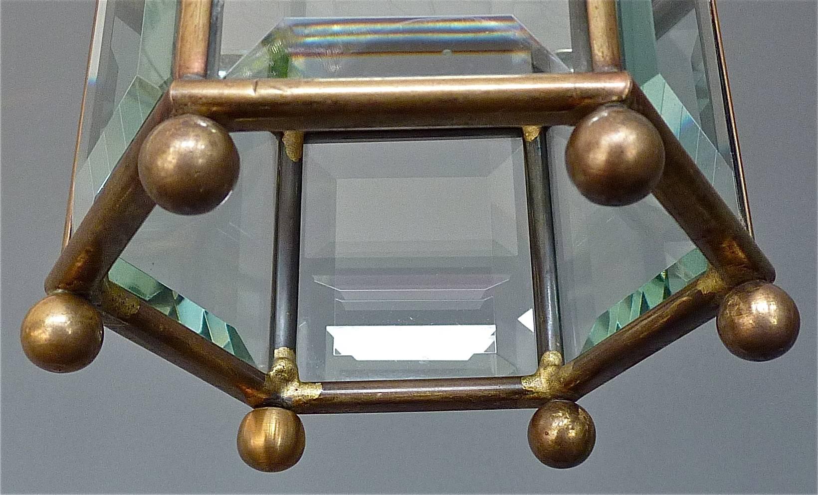 Great Adolf Loos Lobmeyr Style Light Beveled Glass Patinated Brass Vienna, 1910 In Good Condition For Sale In Nierstein am Rhein, DE