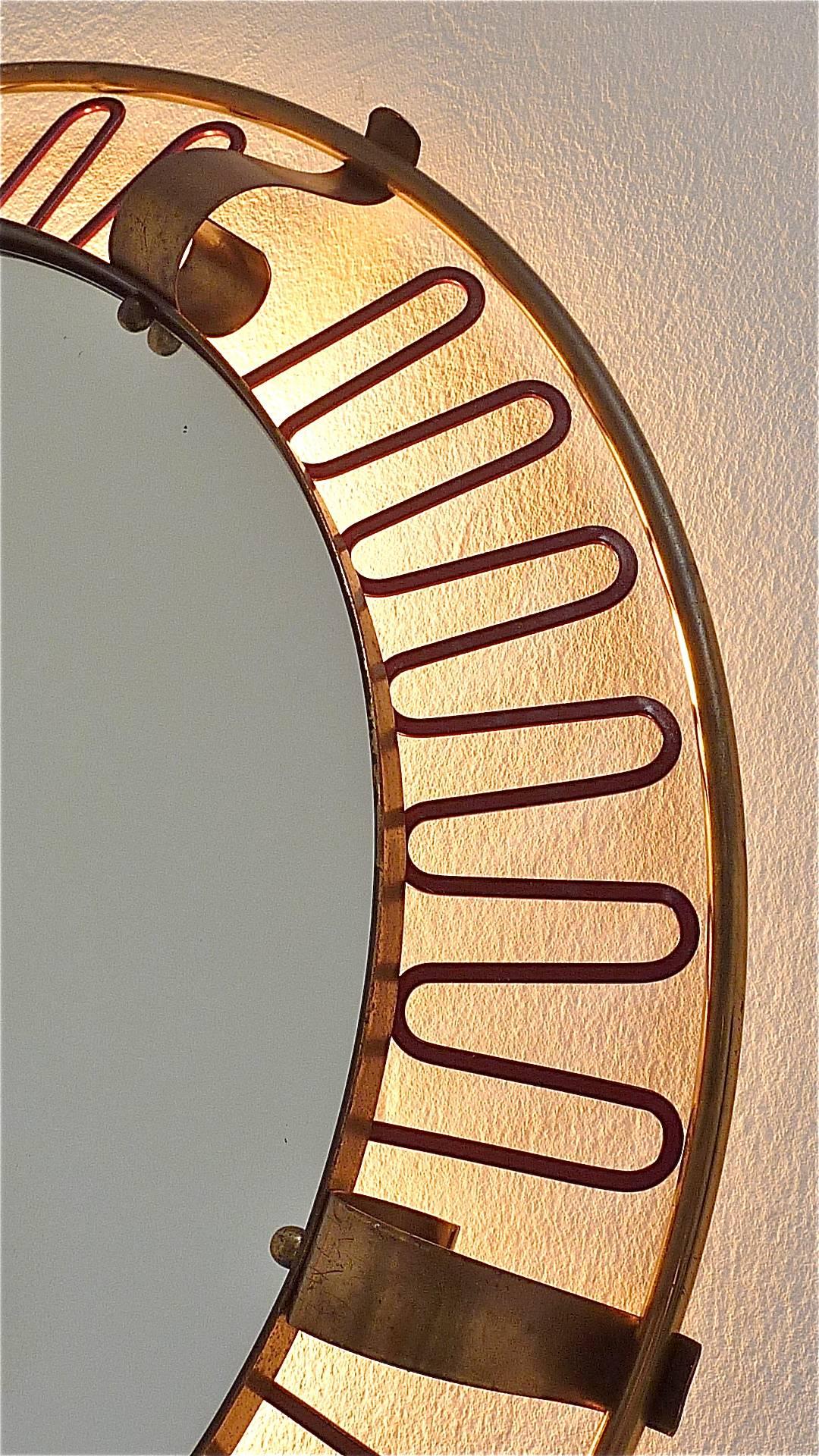 Jean Royère Style Illuminated Wall Mirror Patinated Brass Red Enameled (Mitte des 20. Jahrhunderts)