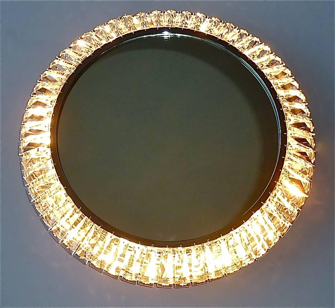 Signed Illuminated Round Palwa Wall Mirror Chrome Faceted Crystal Glass 1960s In Good Condition For Sale In Nierstein am Rhein, DE