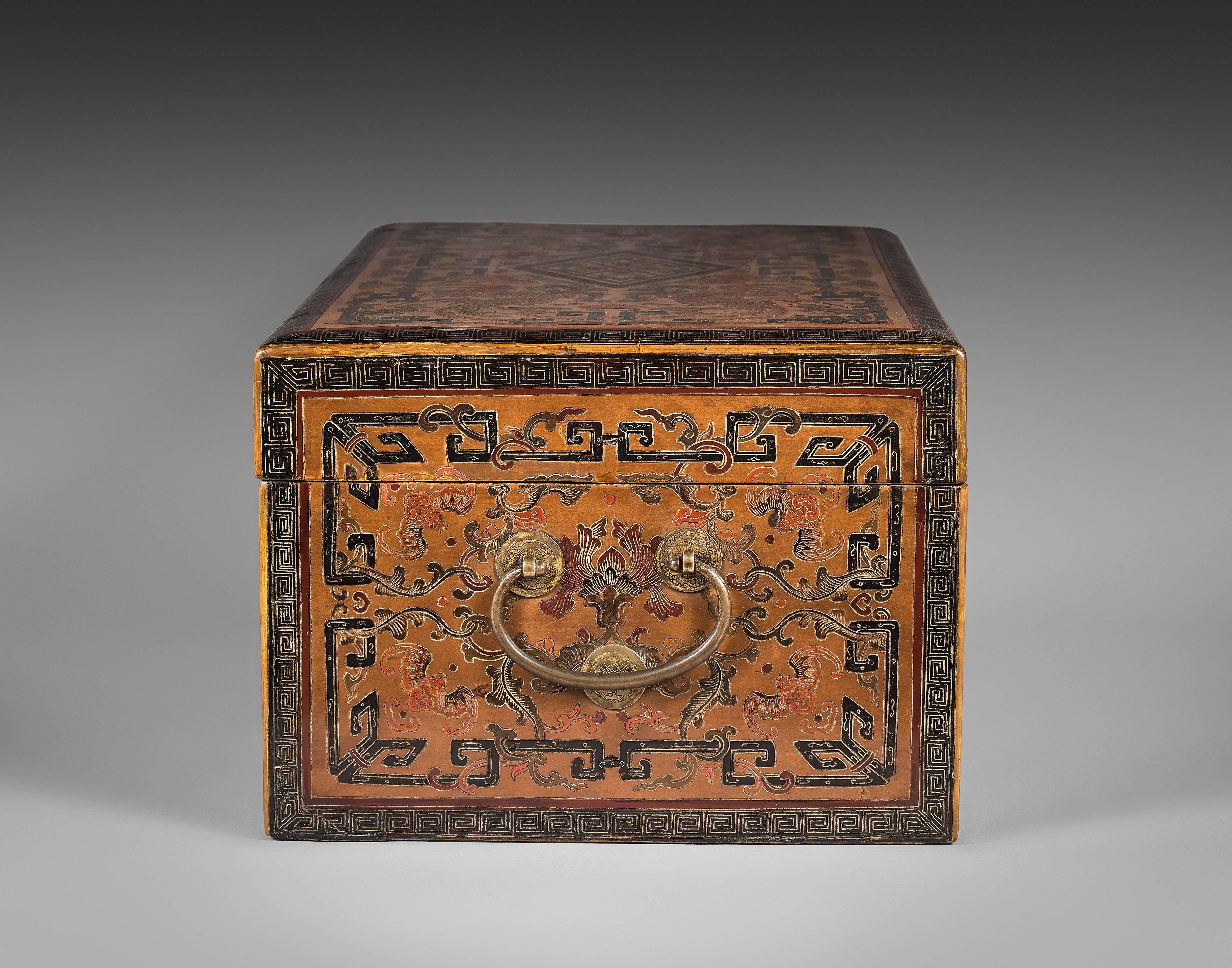 Lacquered Rare Kangxi Period Chinese Tianqi Lacquer Coffer with Phoenix Patterns For Sale
