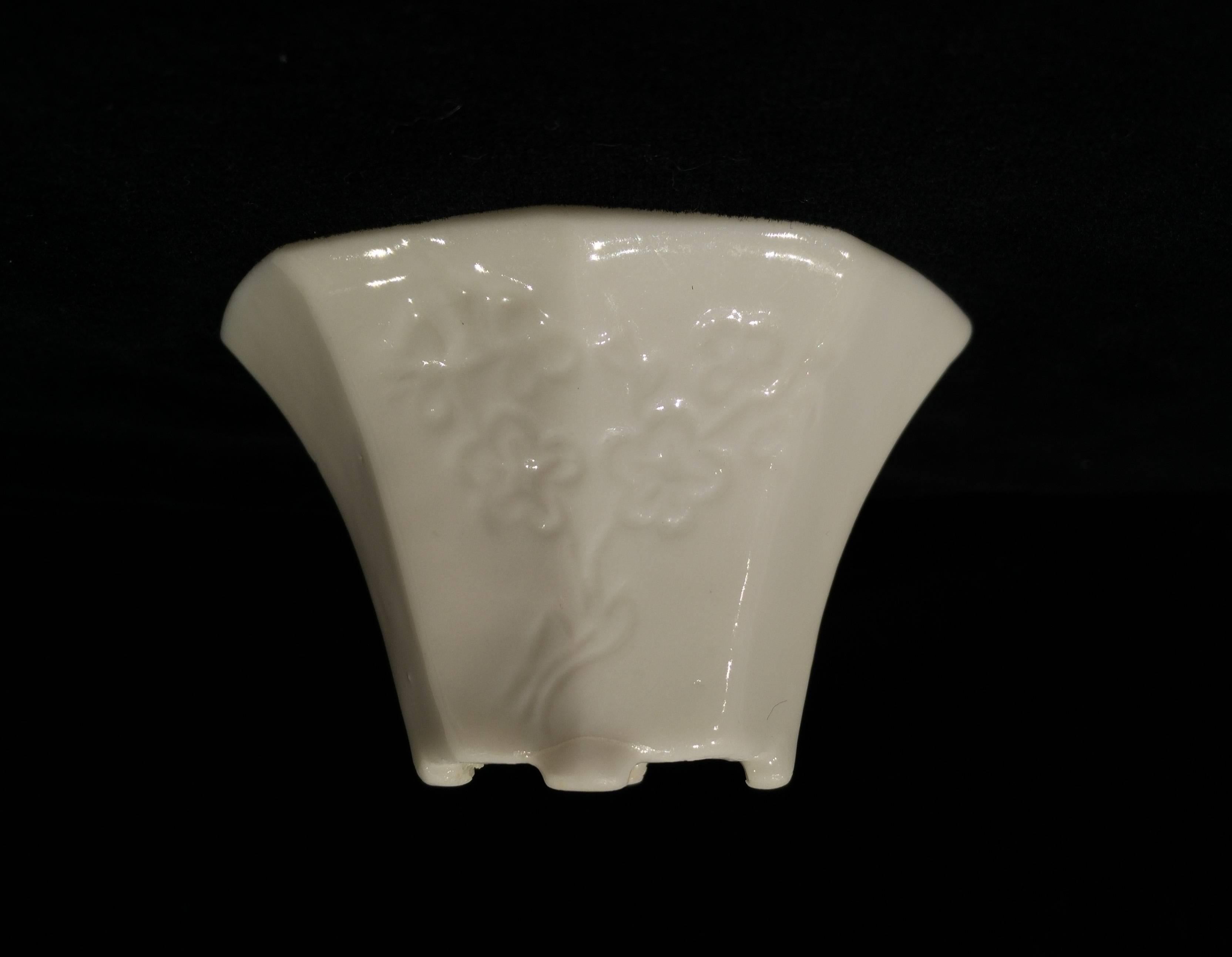 Mid-17th Century Chinese Blanc de Chine Porcelain Octagonal Libation Cup For Sale 1