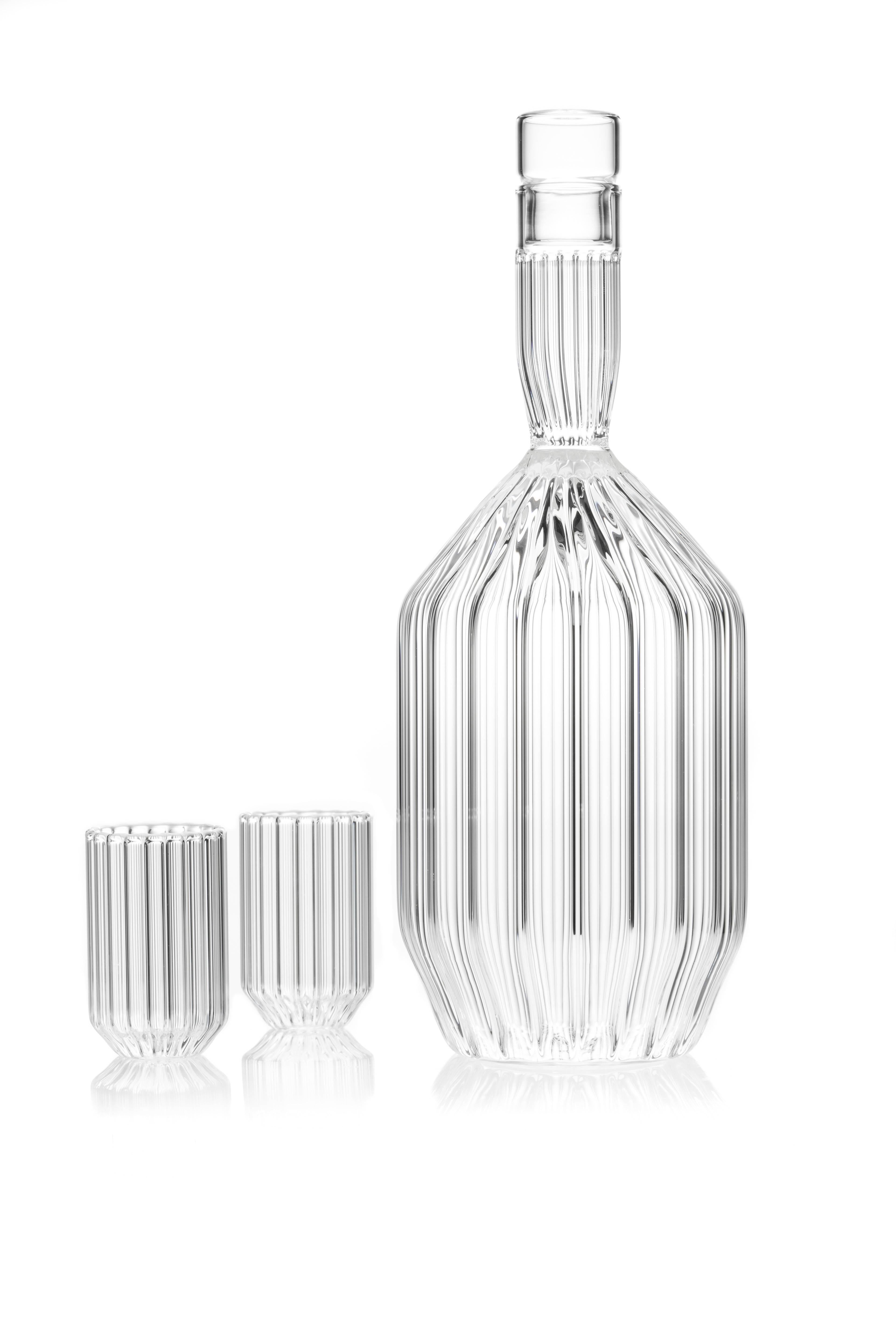 Tchèque Fferrone Czech Clear Contemporary Decanter and Eight Liqueur Shot Glass Set (Set de huit verres à liqueur) en vente