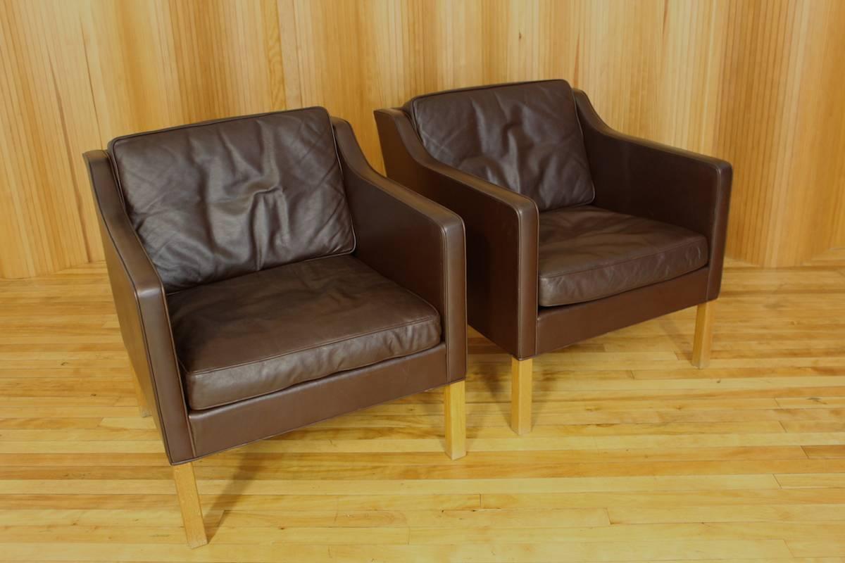 Borge Mogensen Leather Lounge Chairs Model 2421 Fredericia Stolefabrik In Excellent Condition In Edinburgh, GB