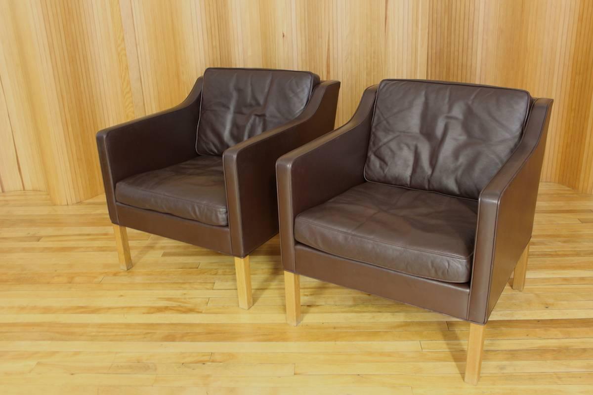 20th Century Borge Mogensen Leather Lounge Chairs Model 2421 Fredericia Stolefabrik