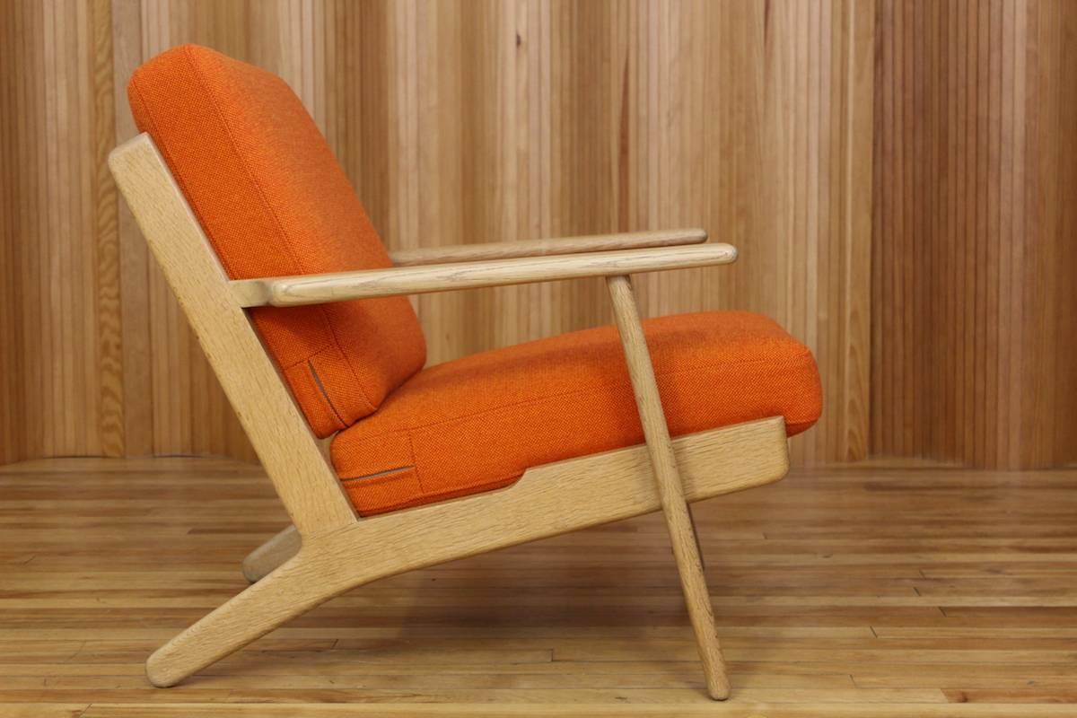 Danish Hans Wegner Oak Lounge Chair Model GE-290 GETAMA, Denmark