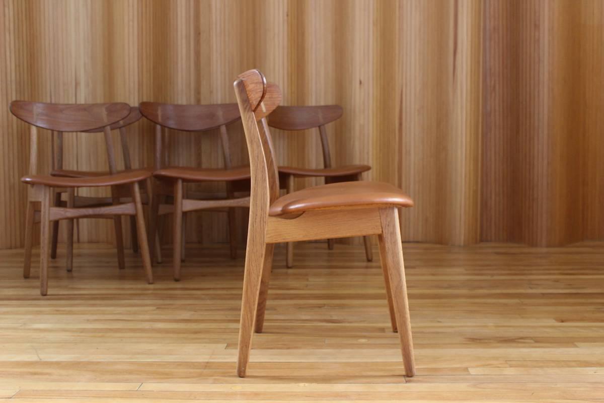 Danish Set of Six Hans Wegner Model CH30 Oak Dining Chairs Carl Hansen & Son Denmark