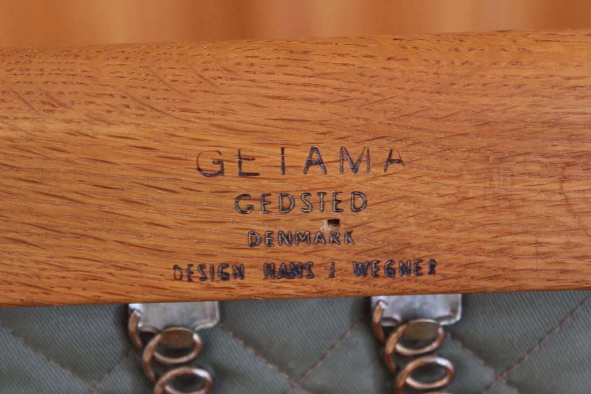 Hans Wegner Oak Lounge Chair Model GE-290 GETAMA, Denmark For Sale 3