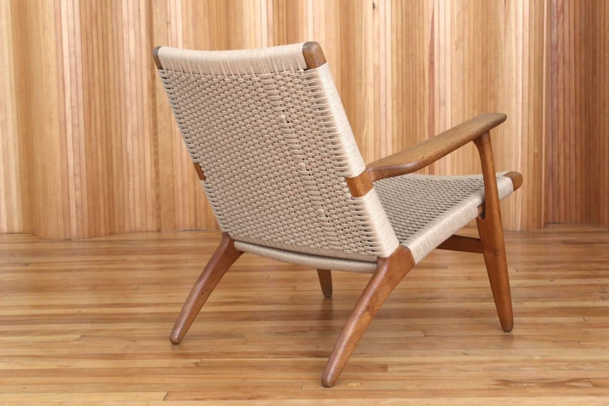 Scandinavian Modern Hans Wegner Oak Lounge Chair Model CH25 Carl Hansen and Son, Denmark For Sale