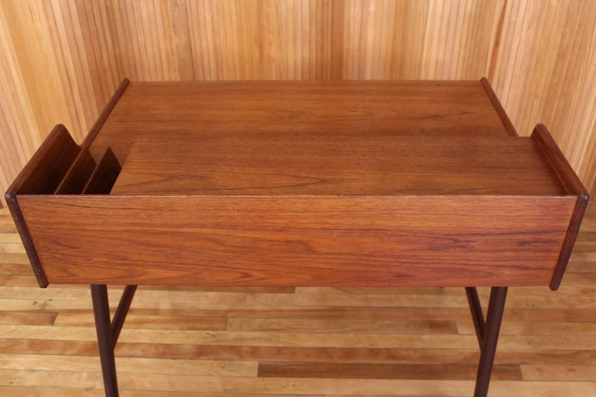 20th Century Arne Wahl Iversen Teak Desk Model 56 Vinde Mobelfabrik, Denmark For Sale