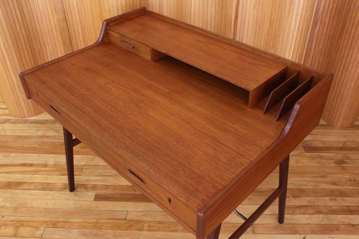 Arne Wahl Iversen Teak Desk Model 56 Vinde Mobelfabrik, Denmark In Excellent Condition For Sale In Edinburgh, GB