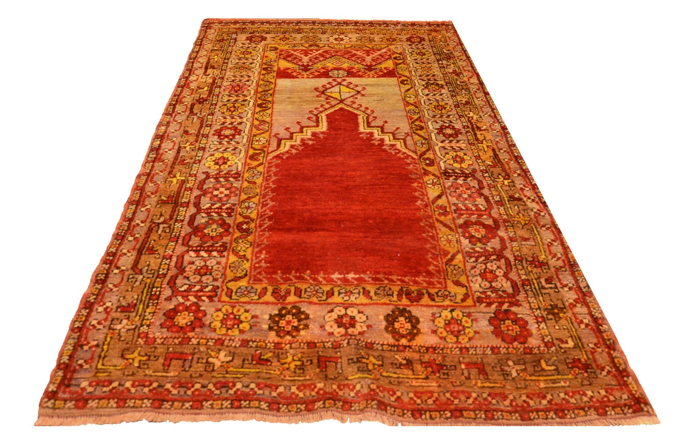 Turkish carpet with niche design, in reddish and gold tones. Piece of collection and perfect state of conservation. Great decorative work in field and borders.