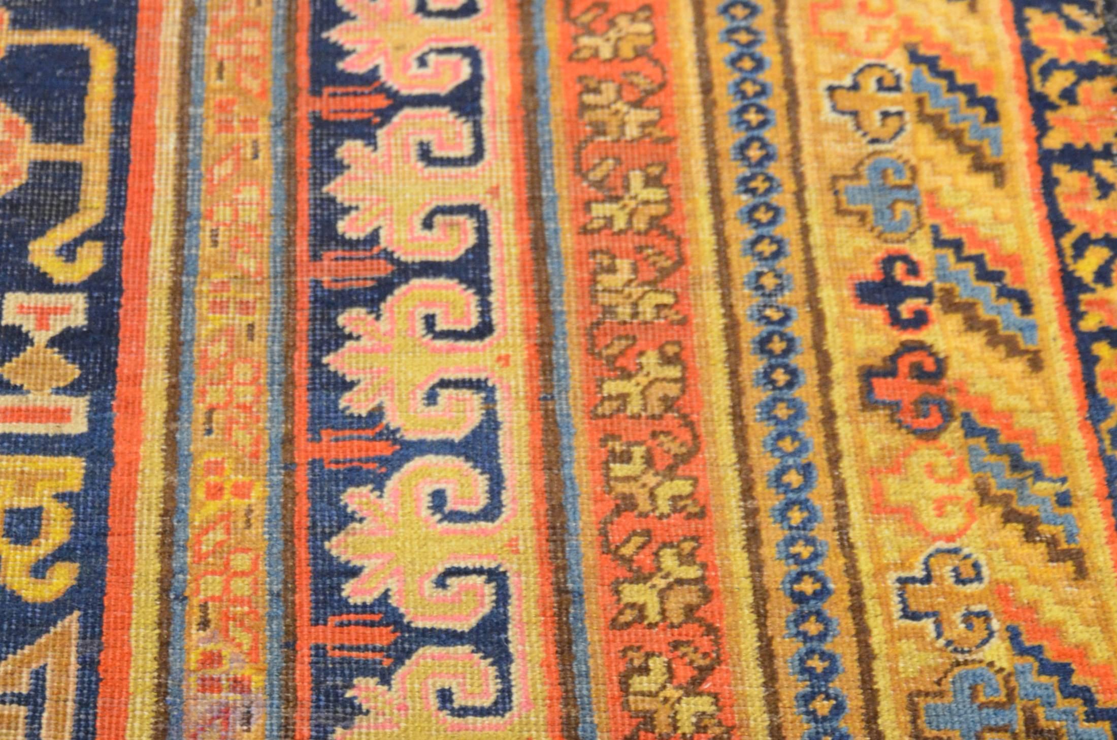 Samarkan carpet from the ancient silk route. These types of pieces were characterized by the decorative richness of their designs due to the diversity of people who circulated along the route. Normally they were not made for the commercial circuit