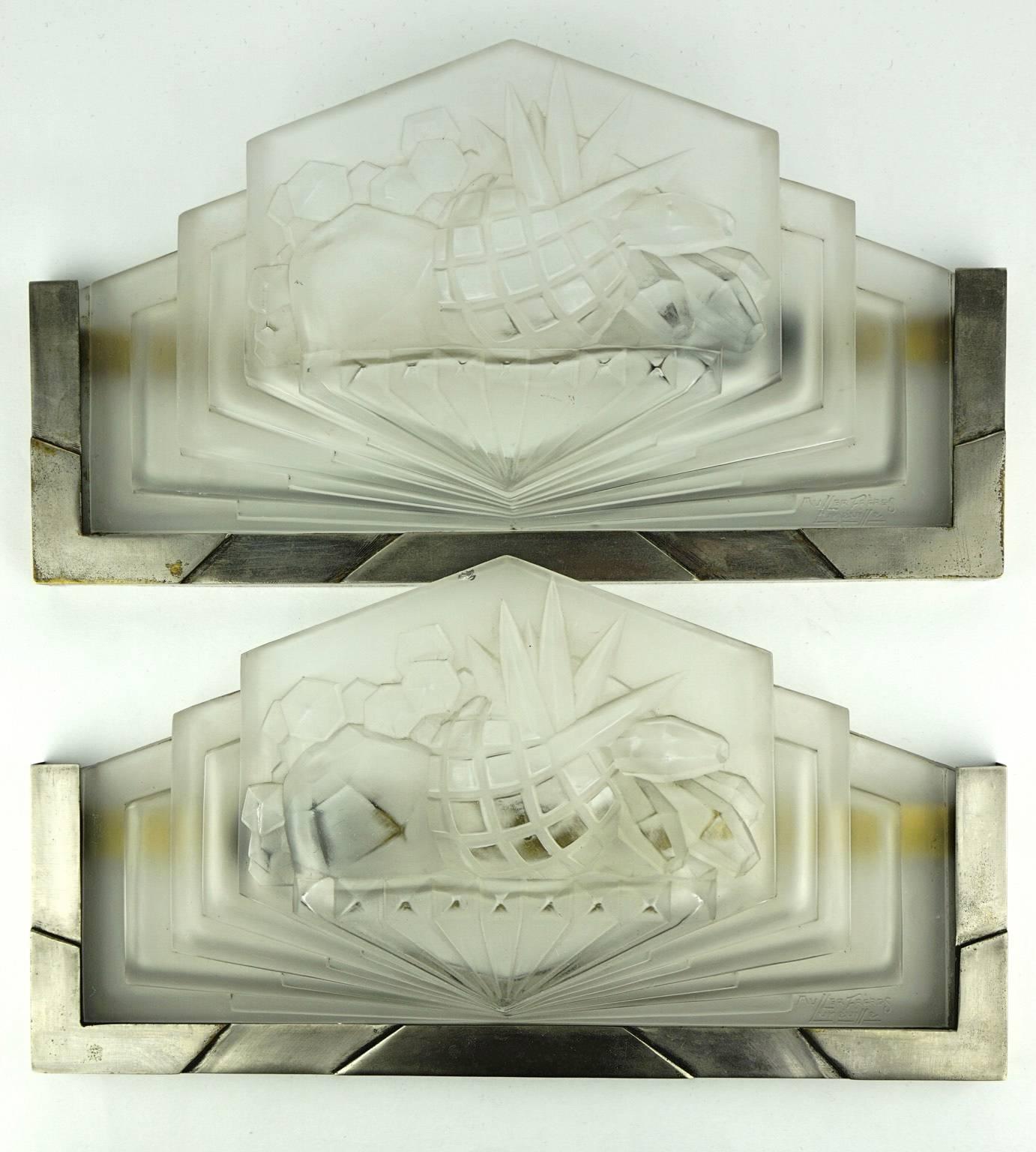 French Art Deco Muller Freres Wall Sconces with Molded Glass For Sale