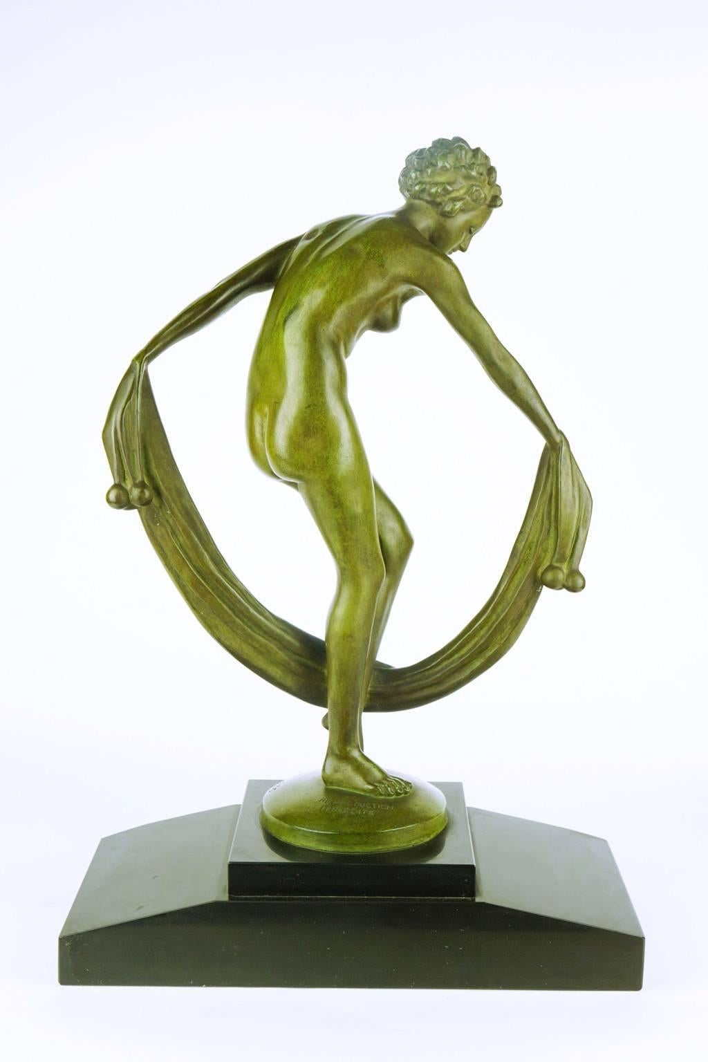 Belgian Art Deco Bronze of a Naked Dancer with a Veil by Leonildo Giannoni  For Sale