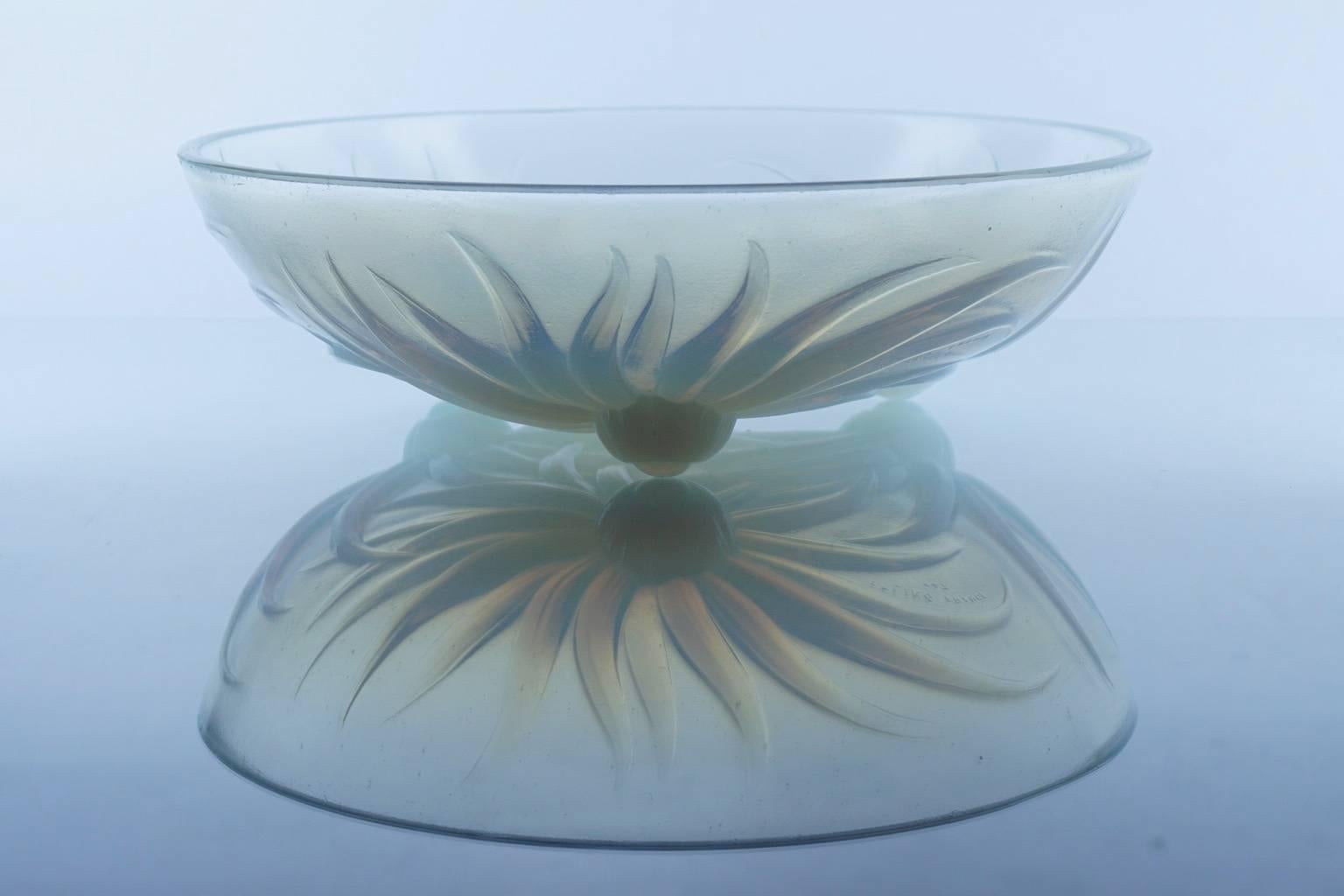 French Art Deco Opalescent Pressed Glass Bowl For Sale 3