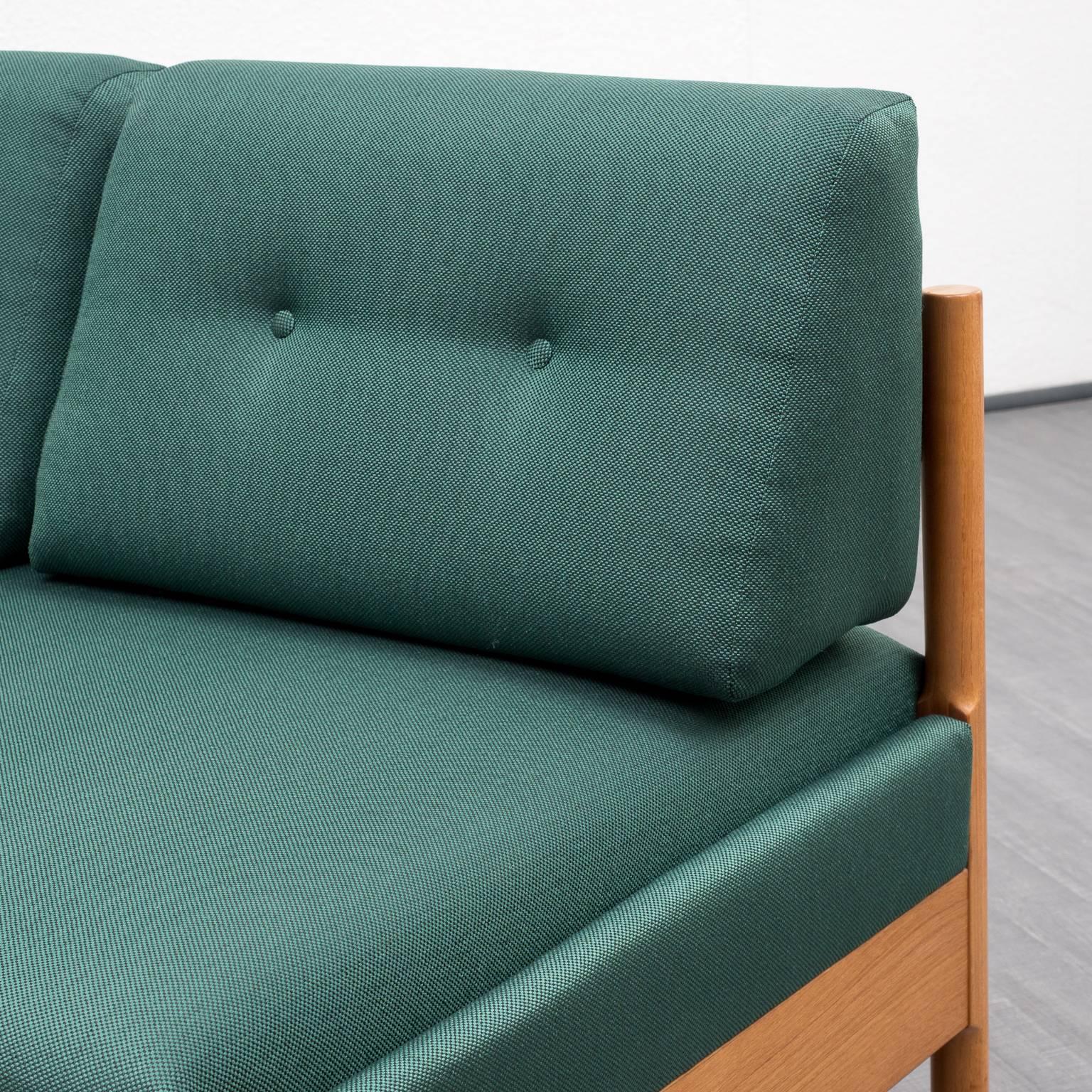 Daybed in Scandinavian Style, Teak Frame, New Upholstery In Excellent Condition For Sale In Karlsruhe, DE