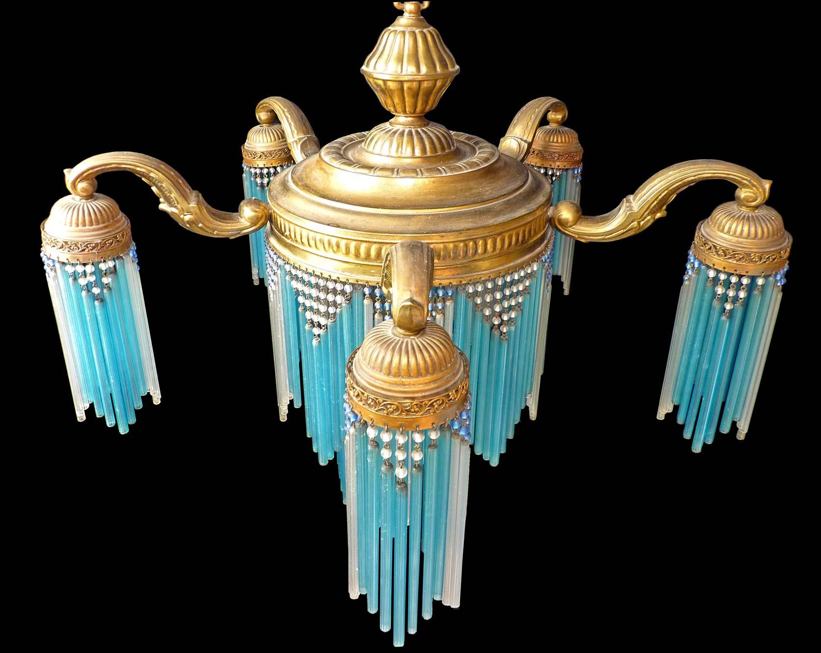 Large French Art Nouveau Art Deco Gilt Brass Blue Beaded Glass Fringe Chandelier (Französisch)