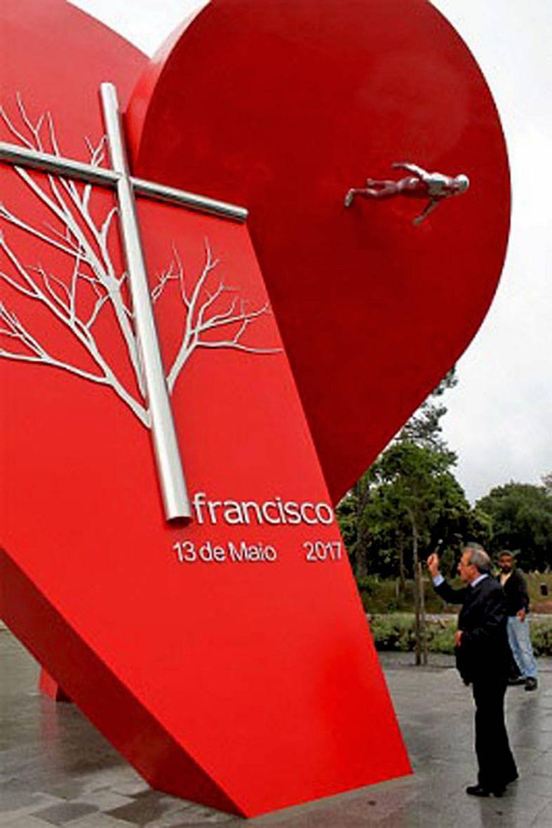 Painted Red Heart in Steel & Bronze Sculpture-The Largest Heart of the World by F.Crespo For Sale