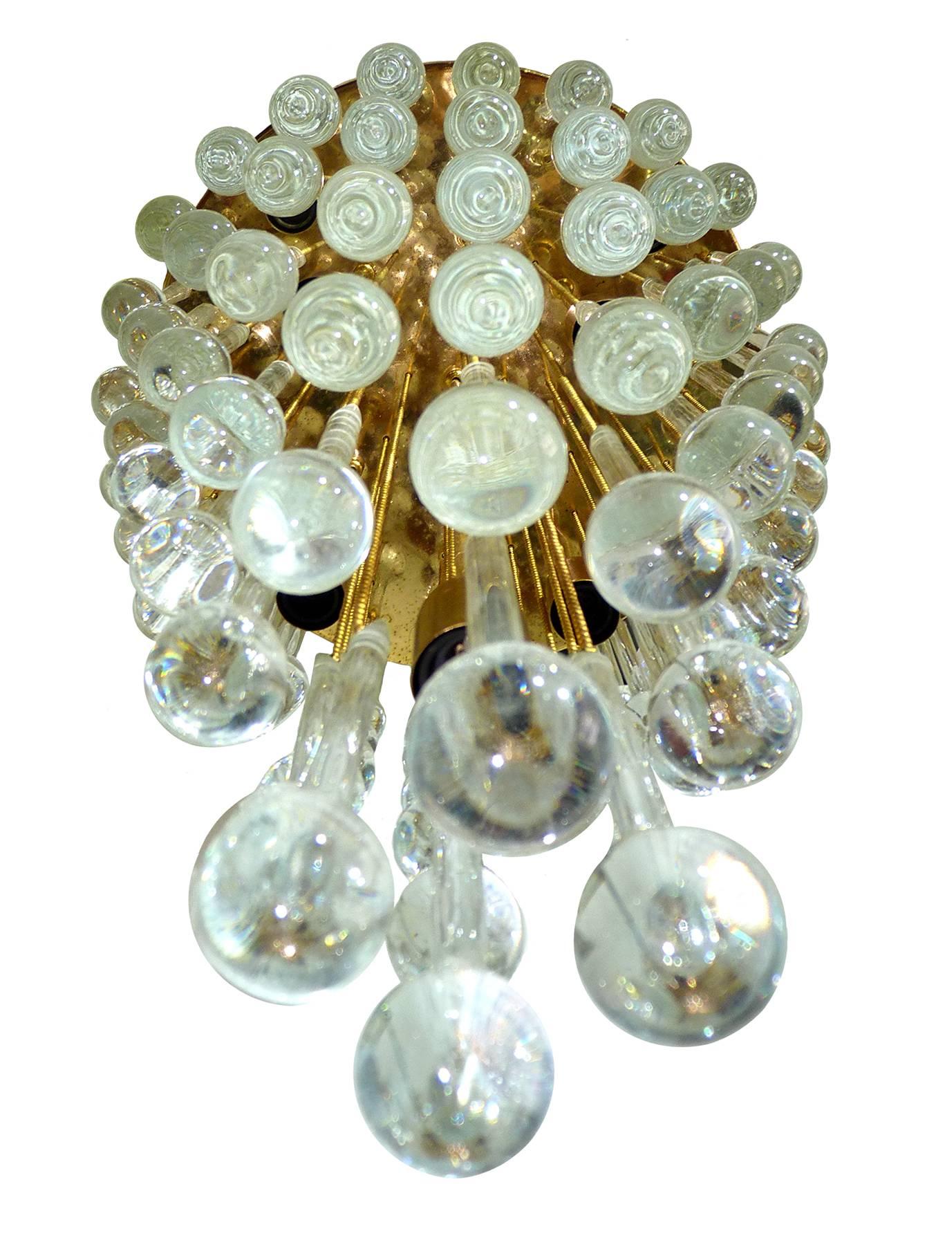 Large MidCentury Hollywood Regency Crystal Waterfall WeddingCake Gilt Chandelier In Excellent Condition In Coimbra, PT