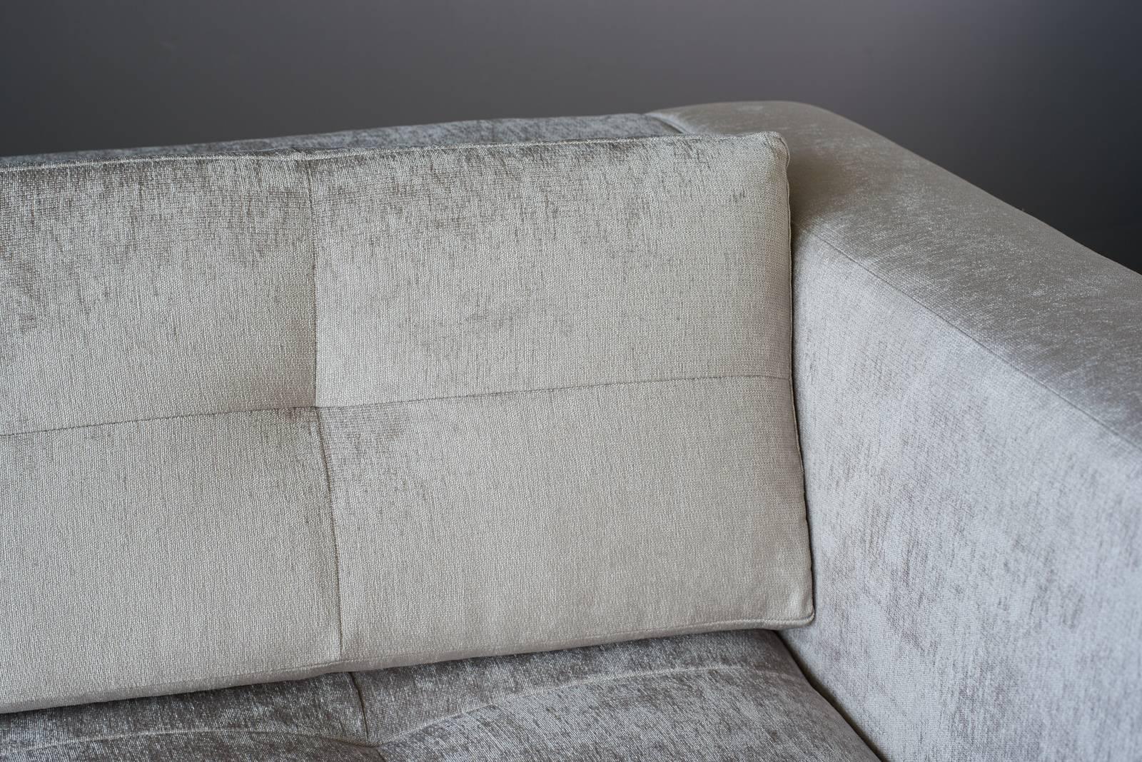 Hudson Sofa In Excellent Condition For Sale In New York, NY