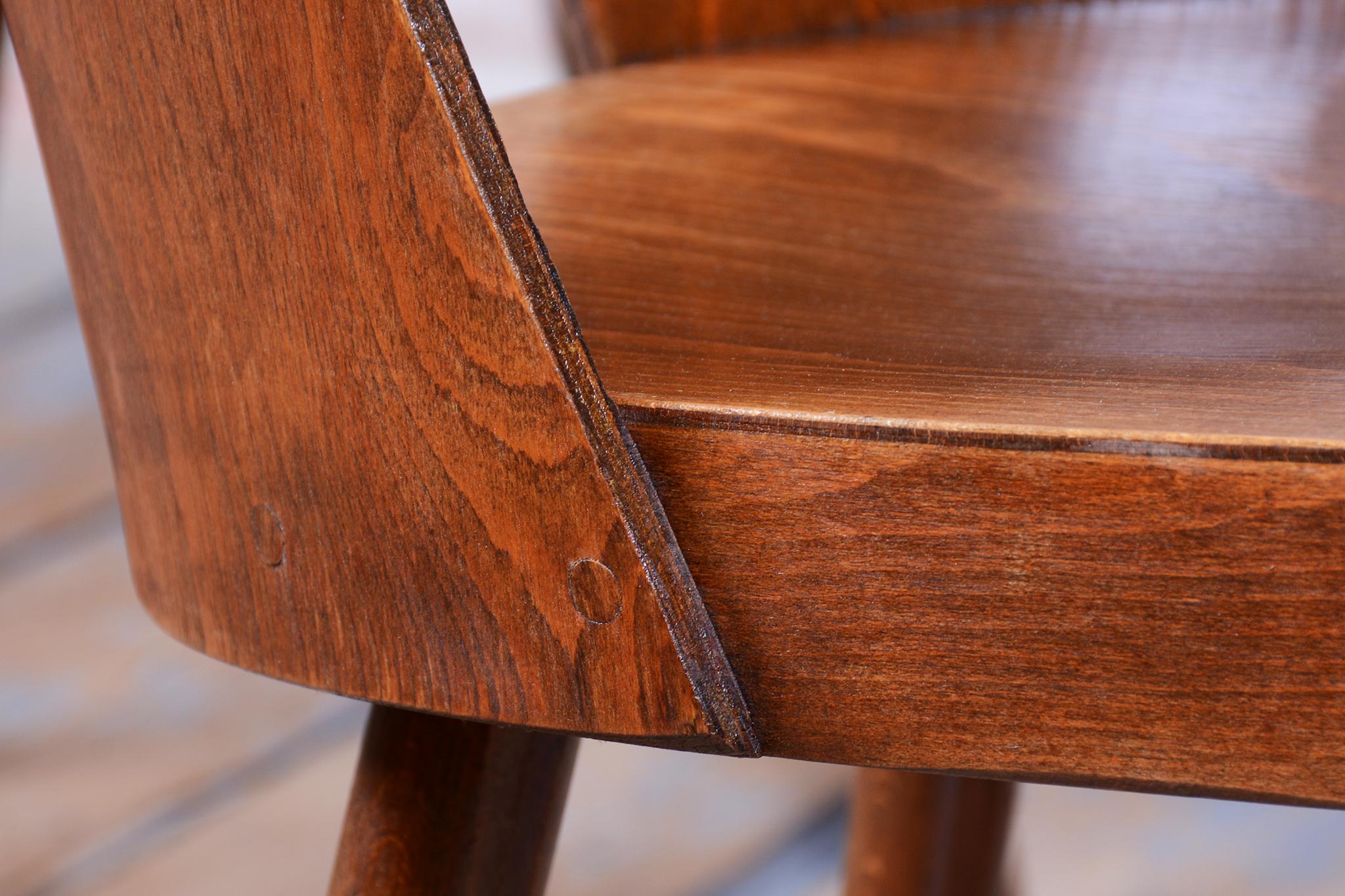 Legno Set di sei sedie originali di metà secolo, di Oswald Heardtl, Beeche, Repubblica Ceca, anni '50 in vendita