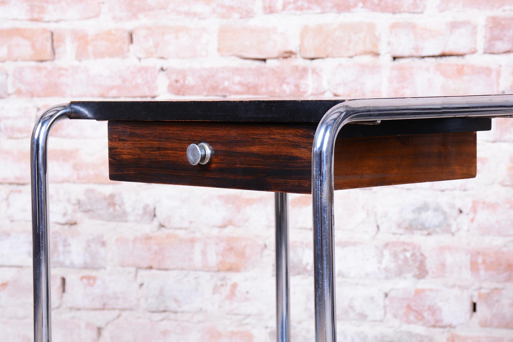Pair of Original Bauhaus Bedside Tables, by Thonet, Chrome,  Germany, 1930s For Sale 9
