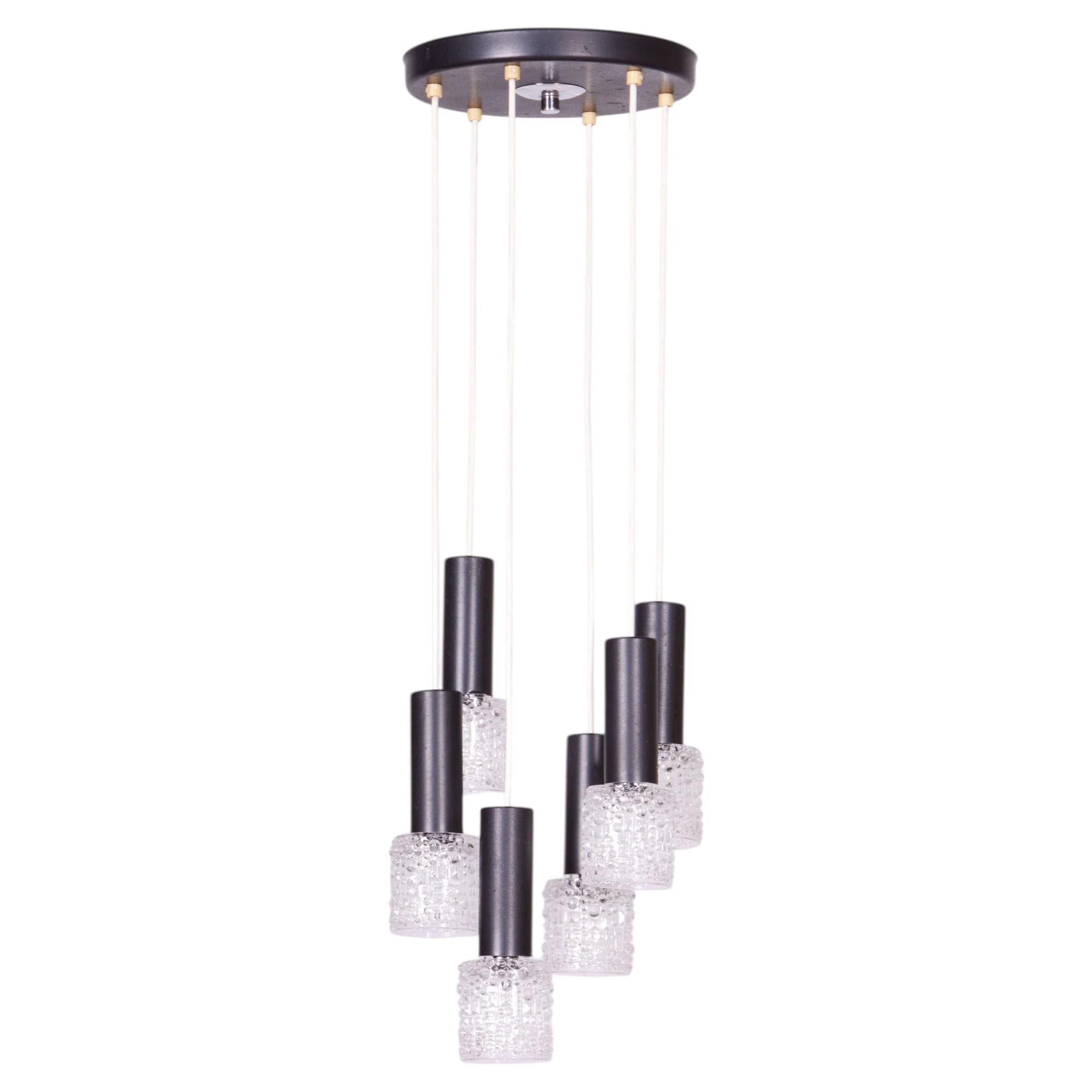Lampadario d’epoca degli anni ’60 restaurato, realizzato da Elektroinstala Jílové, in acciaio, Repubblica Ceca, anni ’60