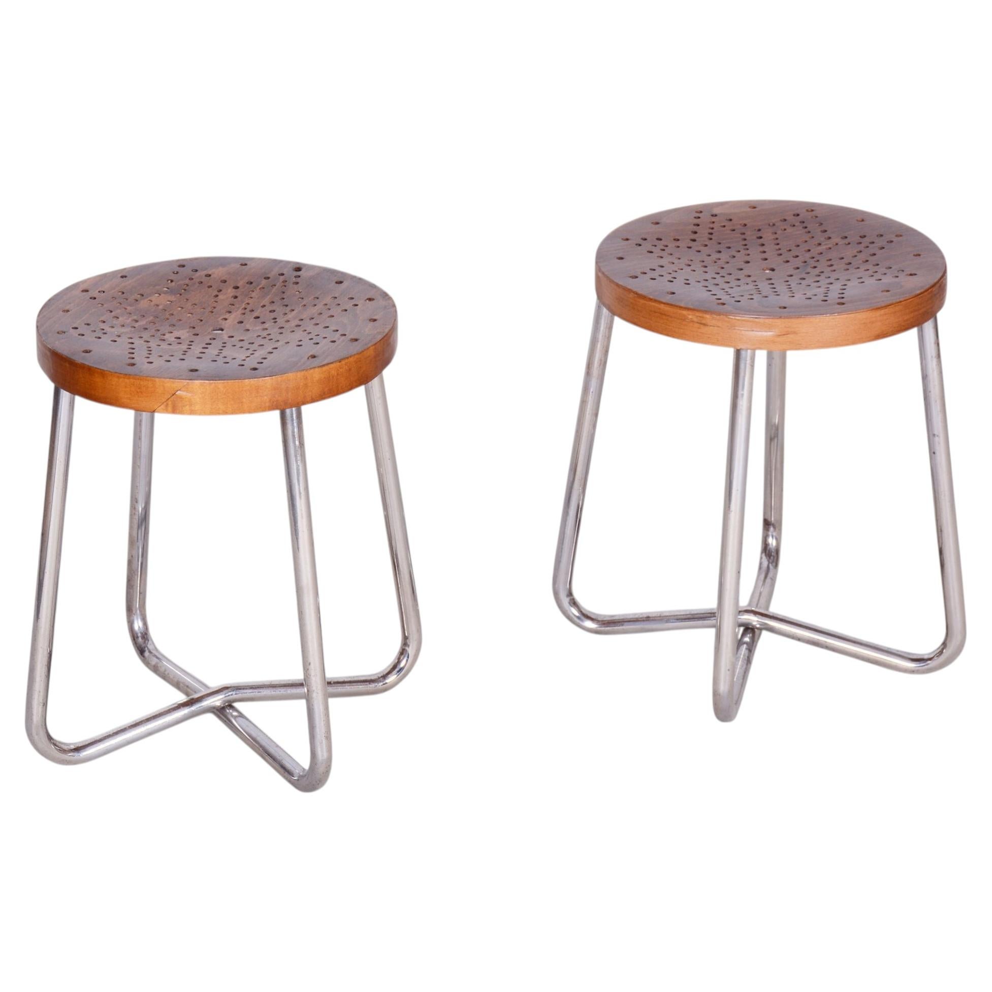 Pair of Restored Bauhaus Stools, Chromed Steel, Beech, Plywood, Germany, 1930s For Sale