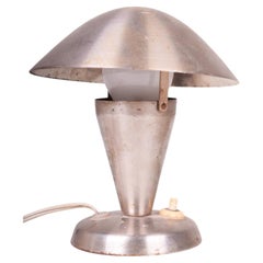 Lampada da tavolo originale in stile Mid-Century, disegnata da J. Hůrka per Napako, cromata, Repubblica Ceca, anni '60