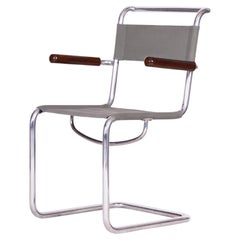 Sedia Bauhaus restaurata, di Vichr a spol., acciaio cromato, tela, Repubblica Ceca, anni ’30