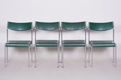 Set di quattro sedie in stile Mid-Century, cromate, in similpelle, Europa centrale, anni '50