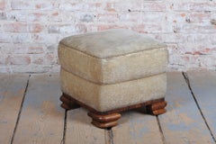 Original-Art-Déco-Hocker, Nussbaum, gereinigt, gut erhalten, tschechisch, 1920er Jahre